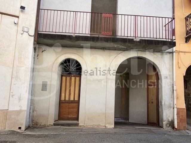 Casa in vendita a Calvi Risorta, Campania