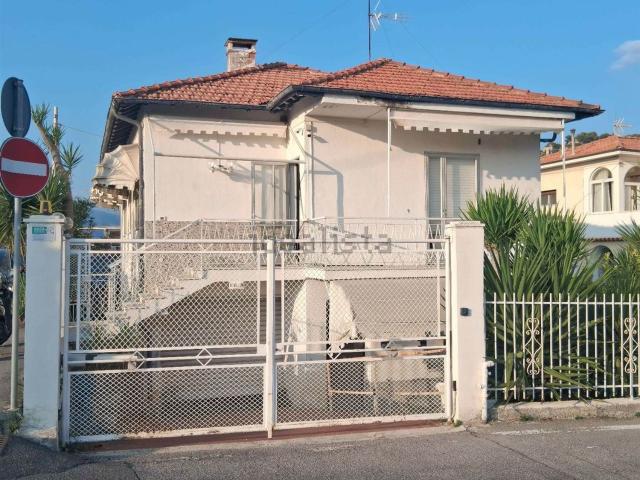 Casa in vendita a Camporosso mare, Camporosso