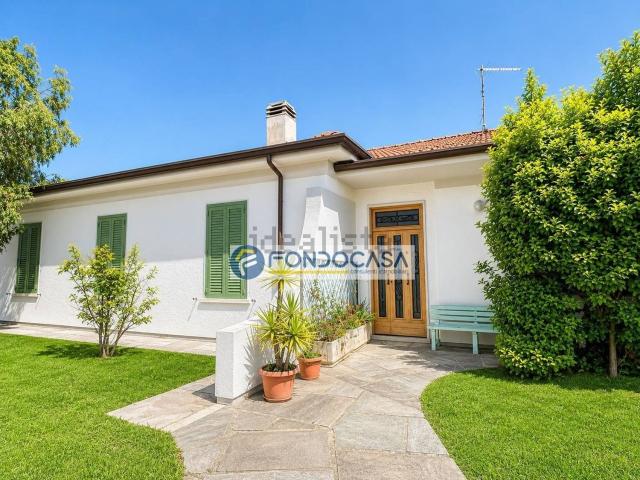 Casa in vendita a Marina di Carrara, Carrara
