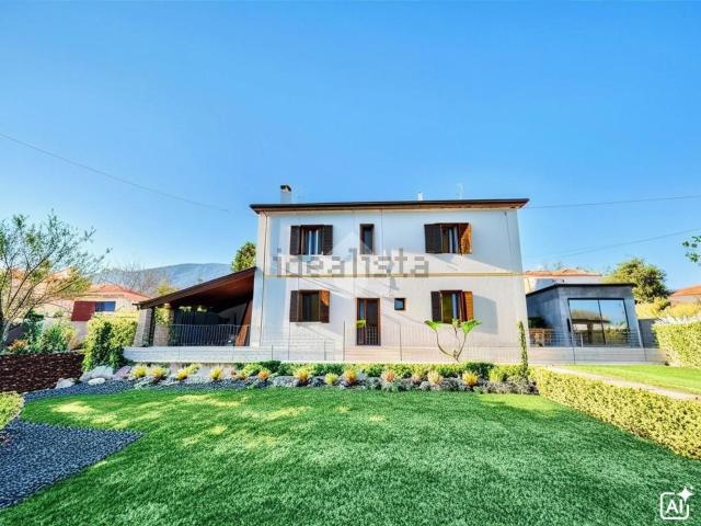 Casa in vendita a Spoleto, Umbria