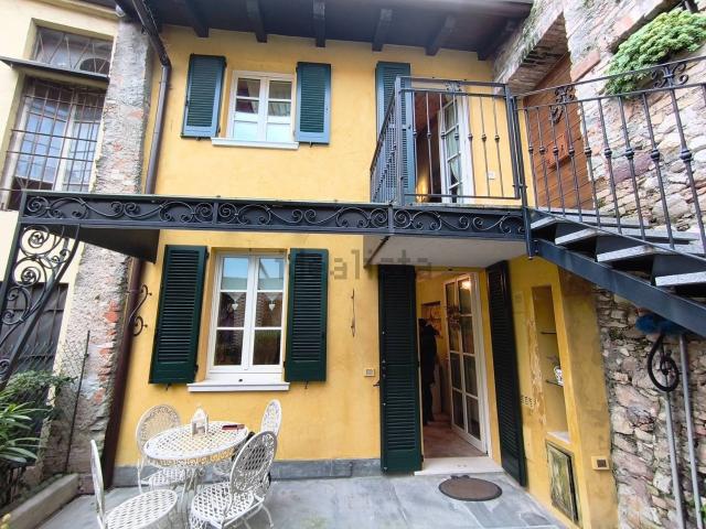 Casa in vendita a Desenzano Del Garda, Lombardia