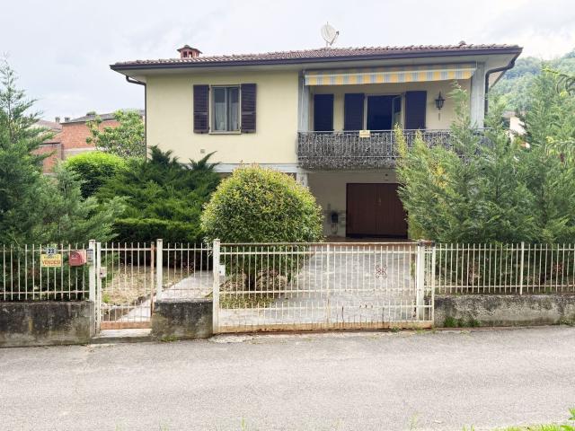 Casa in vendita a Godiasco Salice Terme, Godiasco