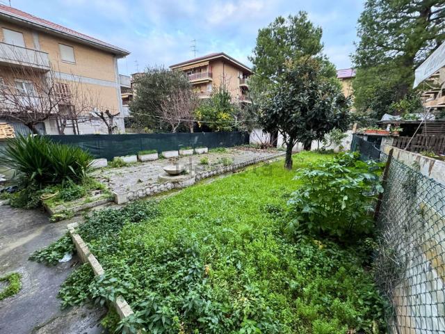 Casa in vendita a Marche, Fermo