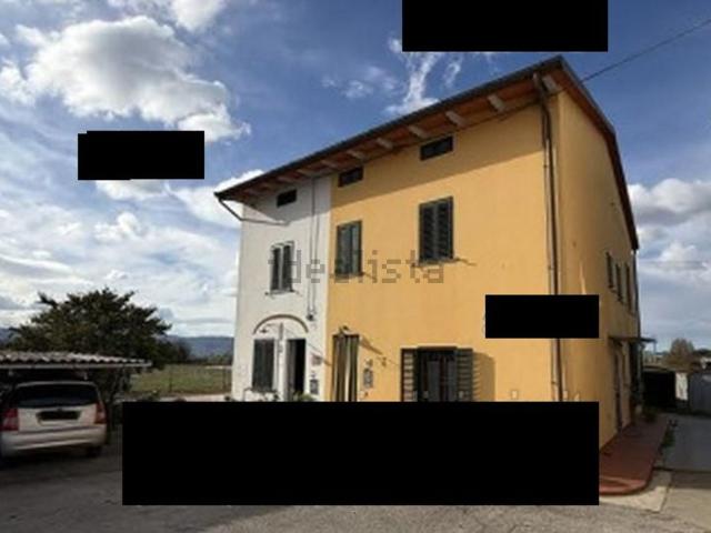 Casa in vendita a Agliana, Toscana