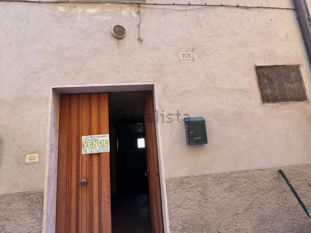 Casa in vendita a Sulmona, L'Aquila