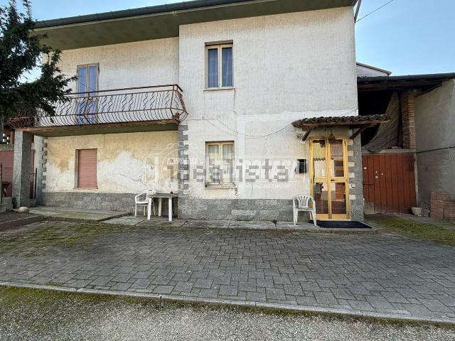 Casa in vendita a Dorno, Lombardia