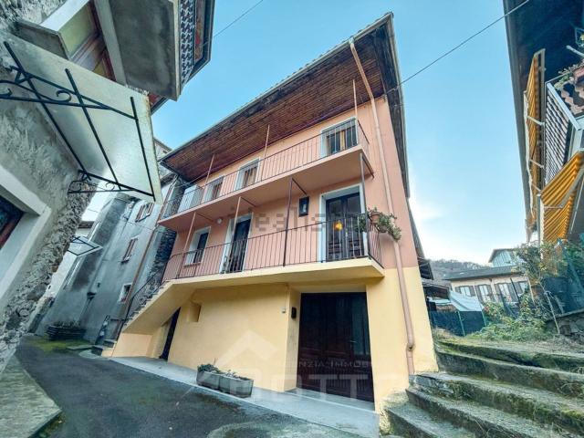 Casa in vendita a Verlano, Canossa