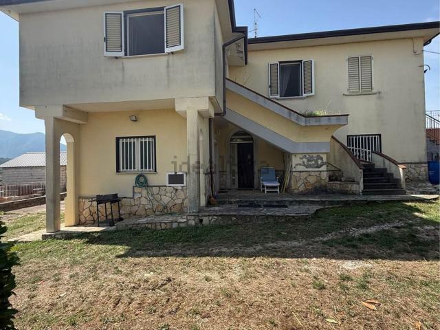 Casa in vendita a Montefalcione, Campania
