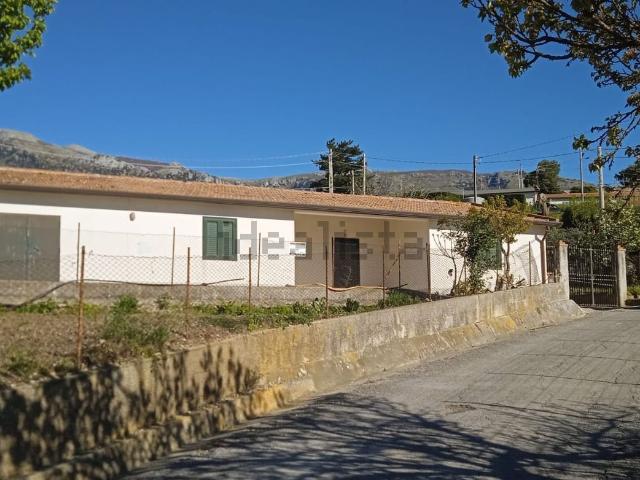 Casa in vendita a Collesano, Sicilia