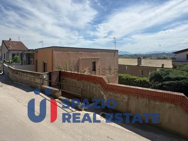 Casa in vendita a Pescara Colli, Pescara