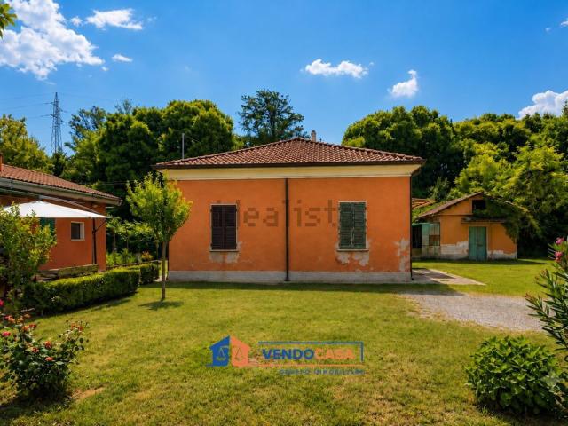 Casa in vendita a Marina di Massa, Marina Di Massa