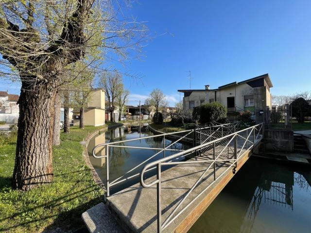 Casa in vendita a Rosasco, Lombardia