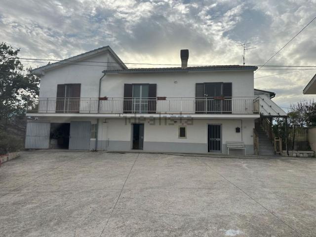 Casa in vendita a San Valentino In Abruzzo, Abruzzo