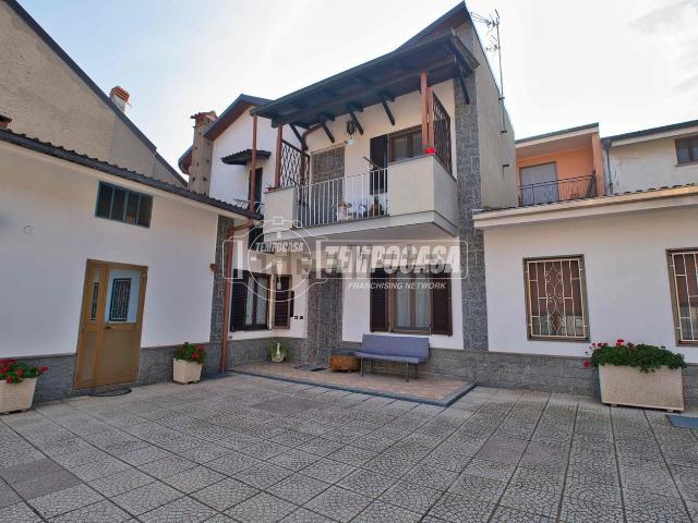 Casa in vendita a Trecate, Novara