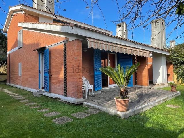 Casa in vendita a Marina di Tor San Lorenzo, Roma Capitale