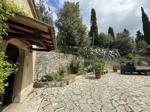 Casa in vendita a Passignano Sul Trasimeno, Umbria
