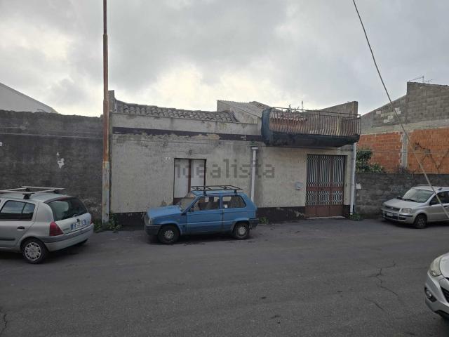 Casa in vendita a Belpasso, Sicilia