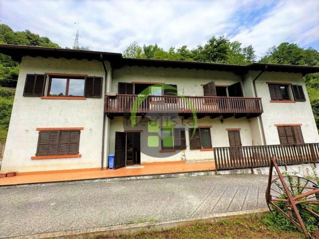 Casa in vendita a Casnigo, Lombardia