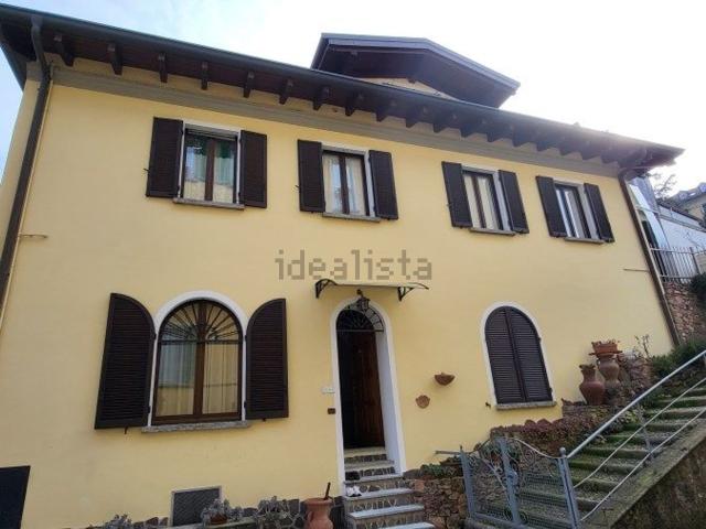 Casa in vendita a Meina, Novara