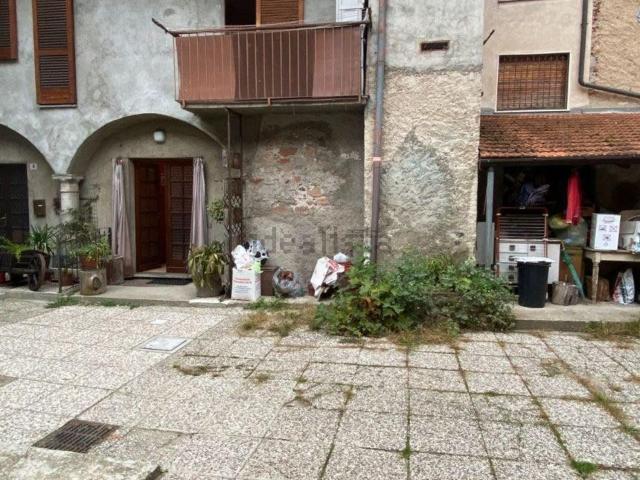 Casa in vendita a Ganna, Valganna
