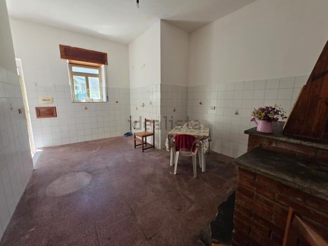 Casa in vendita a Solofra, Campania
