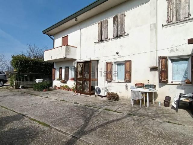 Casa in vendita a Sant'Apollinare, Rovigo