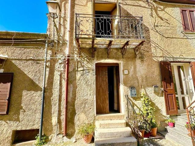 Casa in vendita a Palazzo Adriano, Sicilia