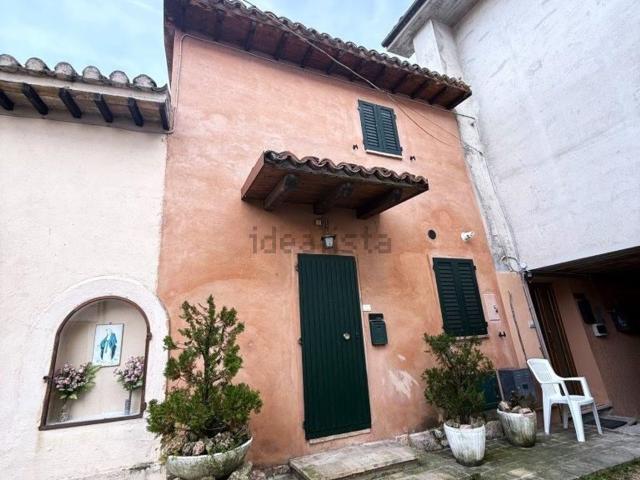 Casa in vendita a Marche, Macerata