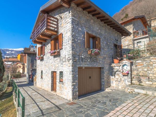 Casa in vendita a Argegno, Lombardia
