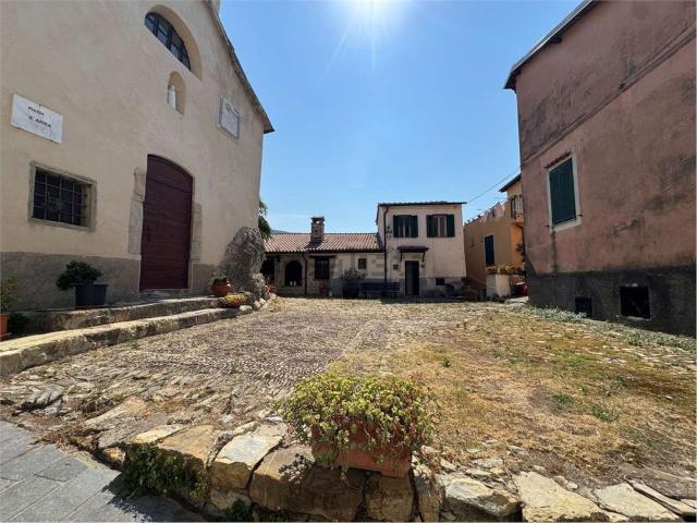 Casa in vendita a Chiusanico, Liguria