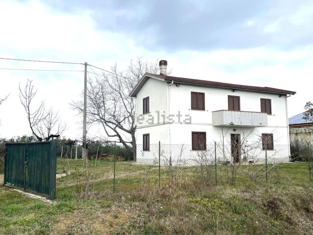 Casa in vendita a Catignano, Abruzzo