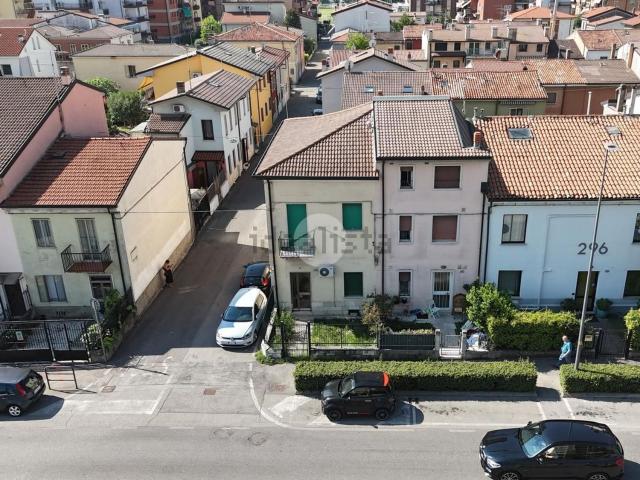 Casa in vendita a Sud-Est, Brenzone