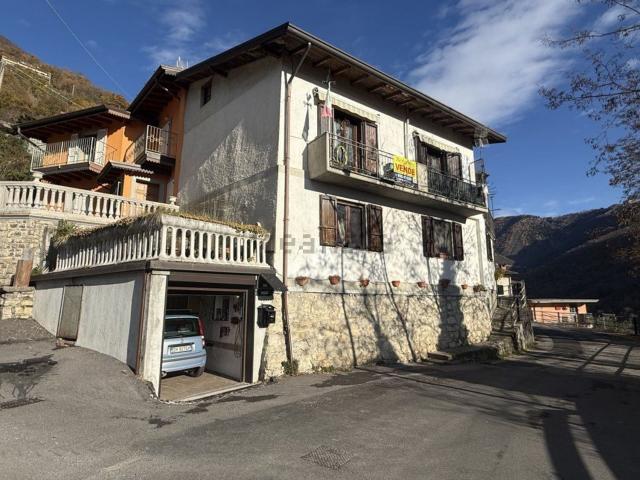 Casa in vendita a Adrara San Rocco, Lombardia