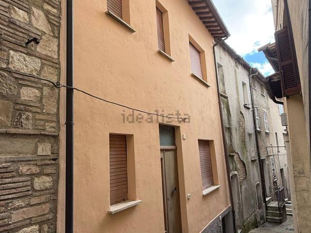 Casa in vendita a Gualdo Tadino, Umbria