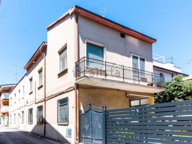 Casa in vendita a Unione dei Comuni della Val Vibrata, Alba Adriatica