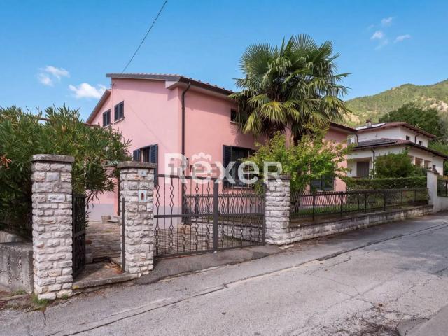 Casa in vendita a Località Casenove, Costacciaro