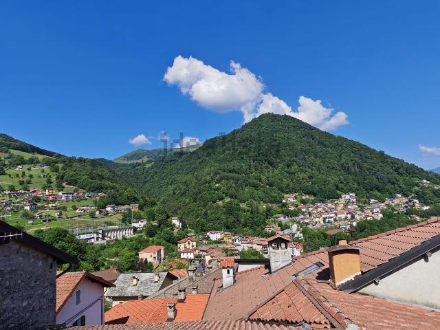 Casa in vendita a Schignano, Lombardia