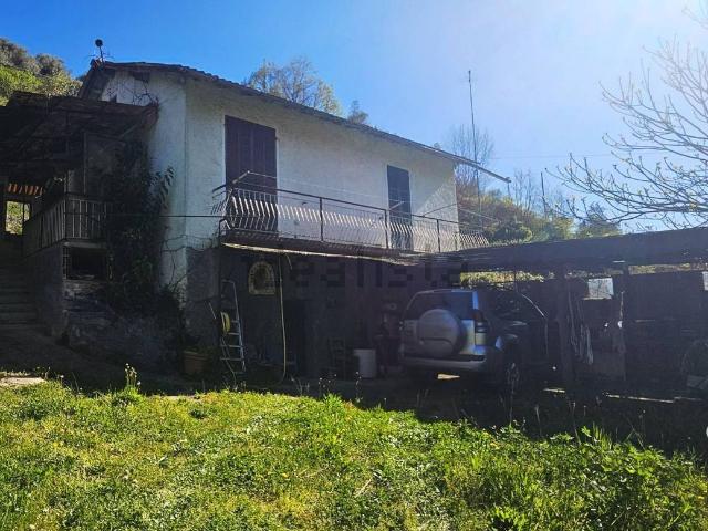 Casa in vendita a Pieve Di Teco, Liguria