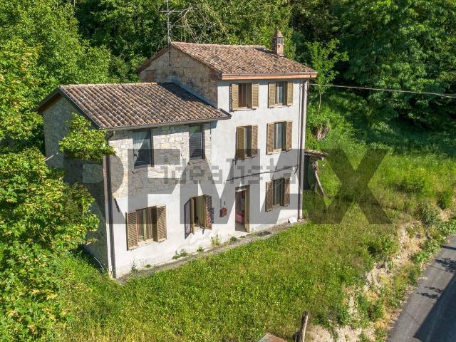 Casa in vendita a Vernasca, Reggio Emilia