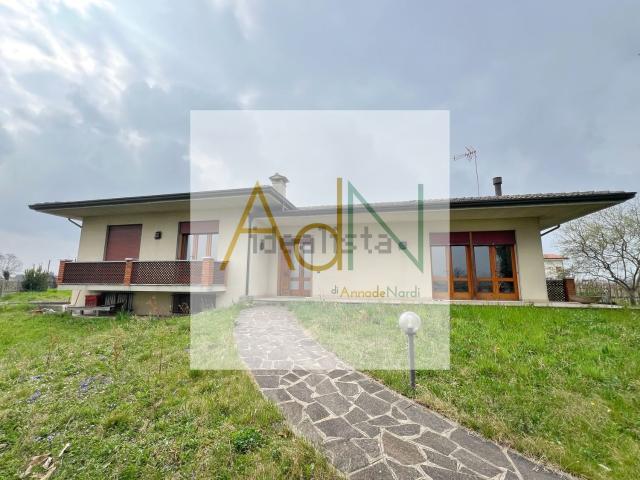 Casa in vendita a Pederobba, Veneto
