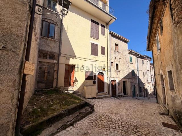 Casa in vendita a Ovindoli, Abruzzo