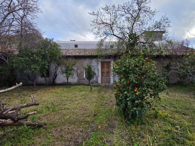 Casa in vendita a Santa Maria Di Licodia, Sicilia