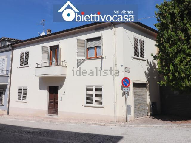 Casa in vendita a Unione dei Comuni della Val Vibrata, Torano Nuovo