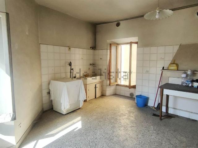 Casa in vendita a Centro Storico, Marche
