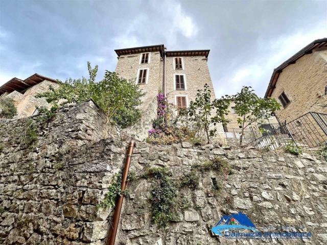Casa in vendita a Spoleto, Umbria