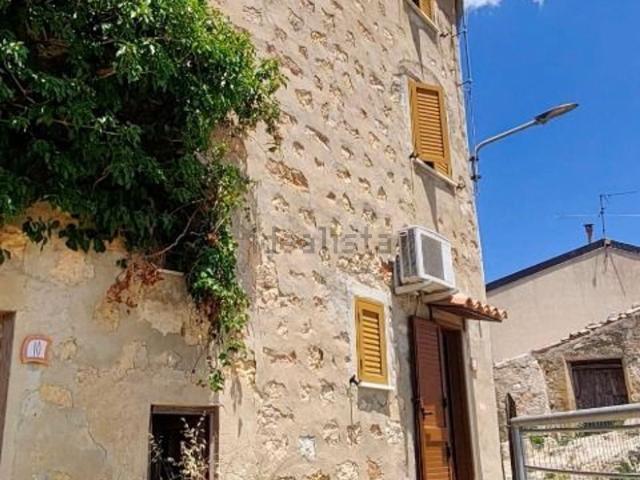 Casa in vendita a Castellana Sicula, Sicilia
