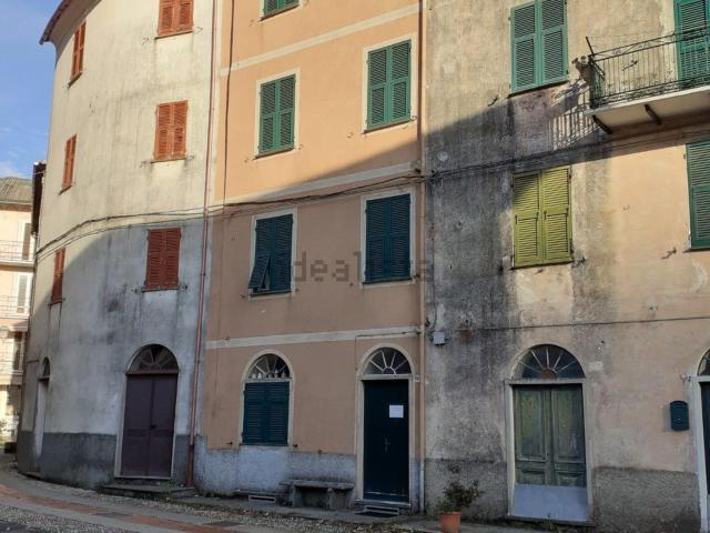 Casa in vendita a Montebruno, Liguria