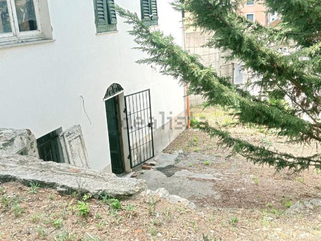Casa in vendita a Medio Ponente, Serra Riccò