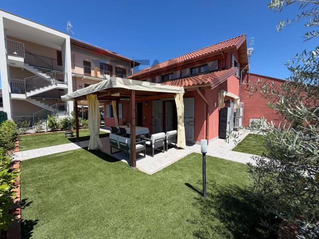 Casa in vendita a Mercurago, Arona