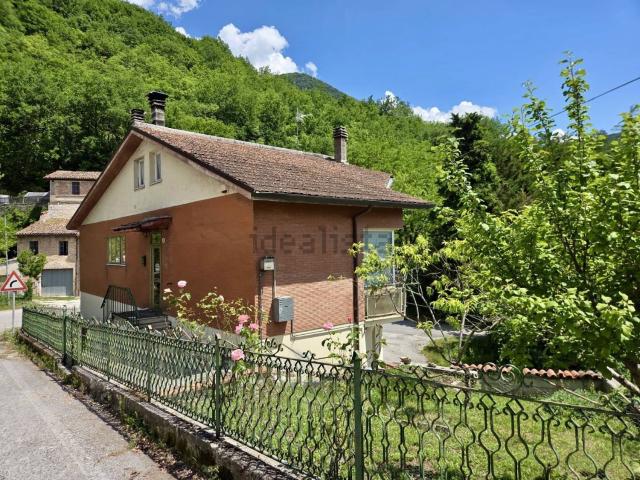 Casa in vendita a Centro, Marche